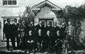 The Wright brothers and the Short brothers, with Charles Rolls, John Brabazon, and Frank McClean outside Muswell Manor (Mussel House)